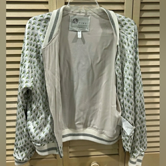 TINY EDITIONS For Anthropology | Silk Embroidered Bomber Jacket | Size Small - Picture 5 of 14